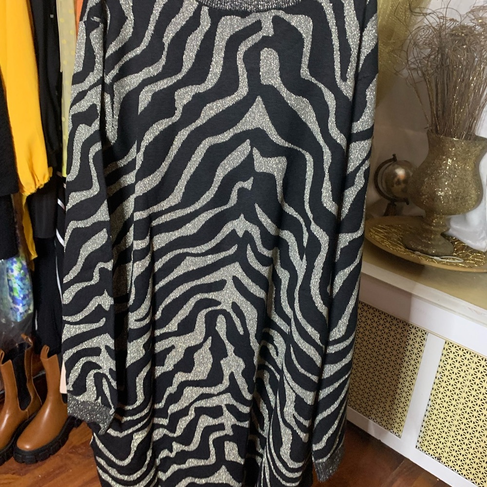 Dress - Picture 5 of 5